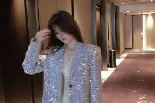 明星八卦与风水揭秘：黄晓明、Lisa等人的命运走向
