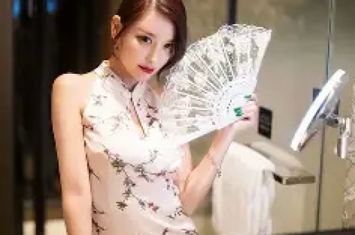 千万网红蓝战非被禁自曝年入过亿发表激进言论更多黑料被扒